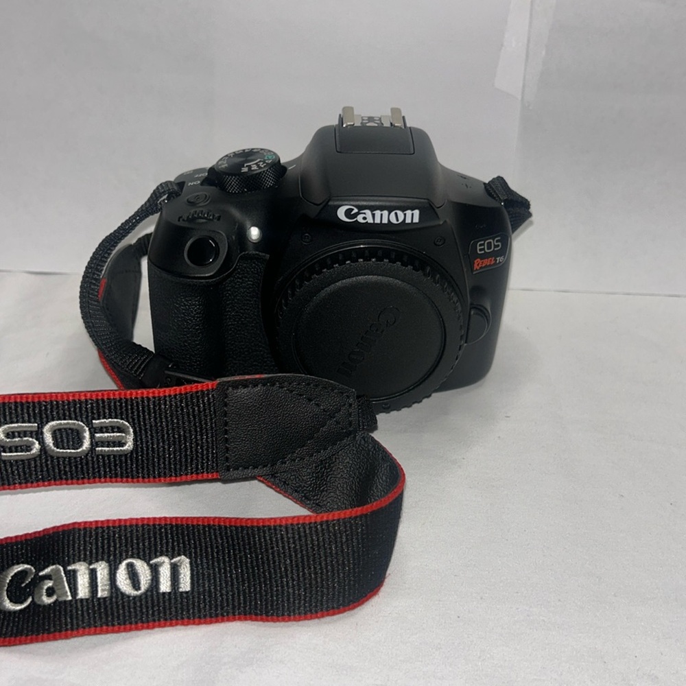 Canon EOS Rebel T6 DSLR Camera Kit - Picture 2 of 7